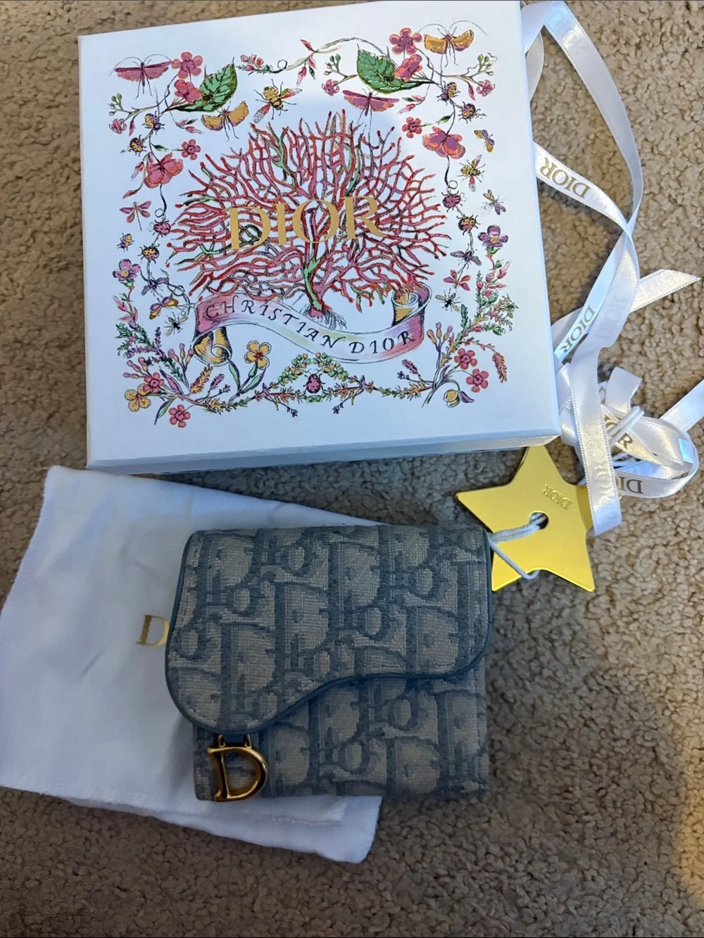 Dior compact trifold